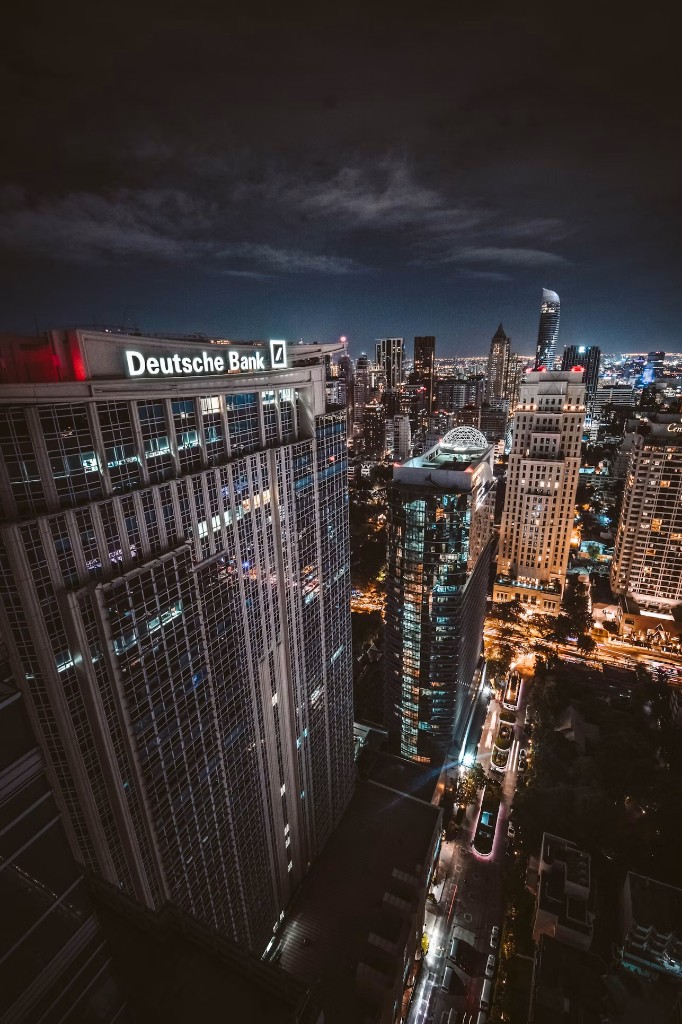 Banks & Lenders
